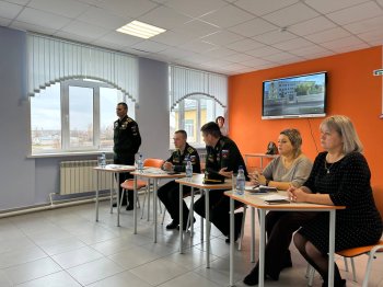  "Есть такая профессия -родину защищать"