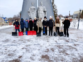 Акция "Чистый памятник"