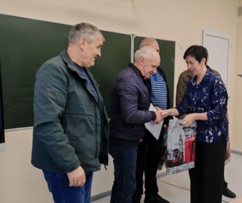 Поздравление водителей школьных автобусов
